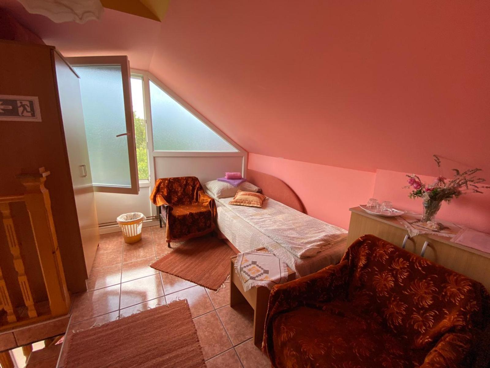 Sud ,,Antal I Olga,, Bed and Breakfast Skorenovac Δωμάτιο φωτογραφία